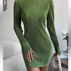 Elegant Green Ribbed Dress